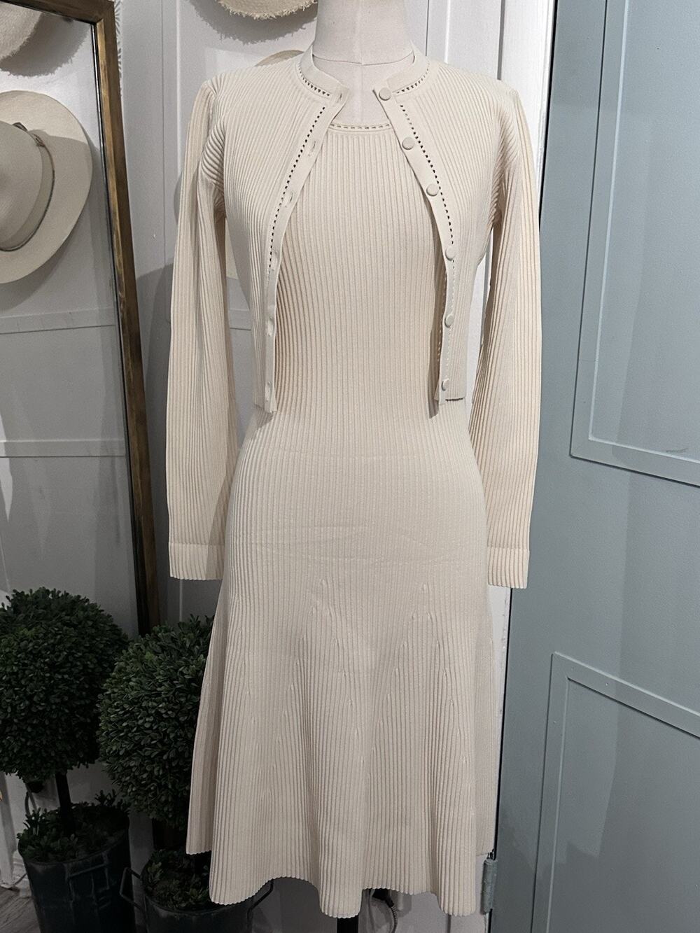 GUCCI A Line Ribbed Sweater Dress Set Sleeveless Dress Size XS Beige